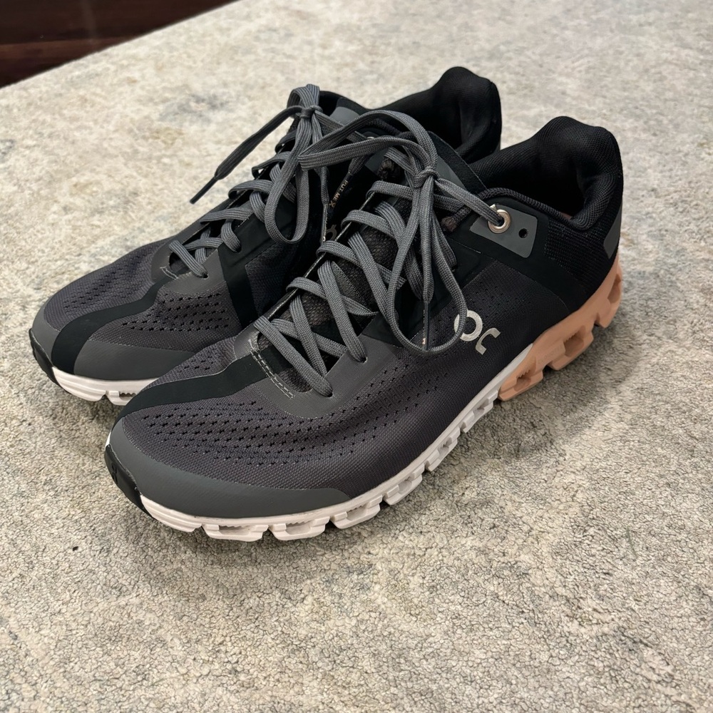 On Cloud Running Shoes Size 9